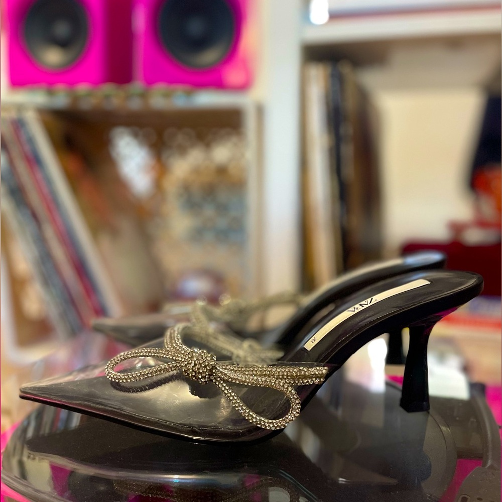 Zara vinyl mules w/ bow - Picture 5 of 5